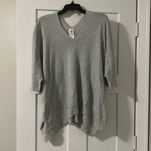 Cabi oversized short sleeve sweater. Excellent condition. Light gray.